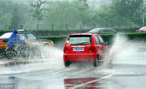 行車安全下雨天注意安全|雨天安全行车你必须知道的七件事